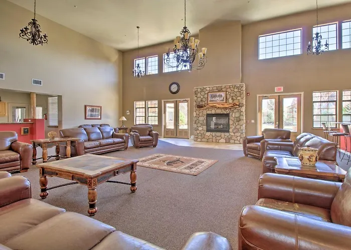 Apartment Rustic-chic With Fishing Pond! *